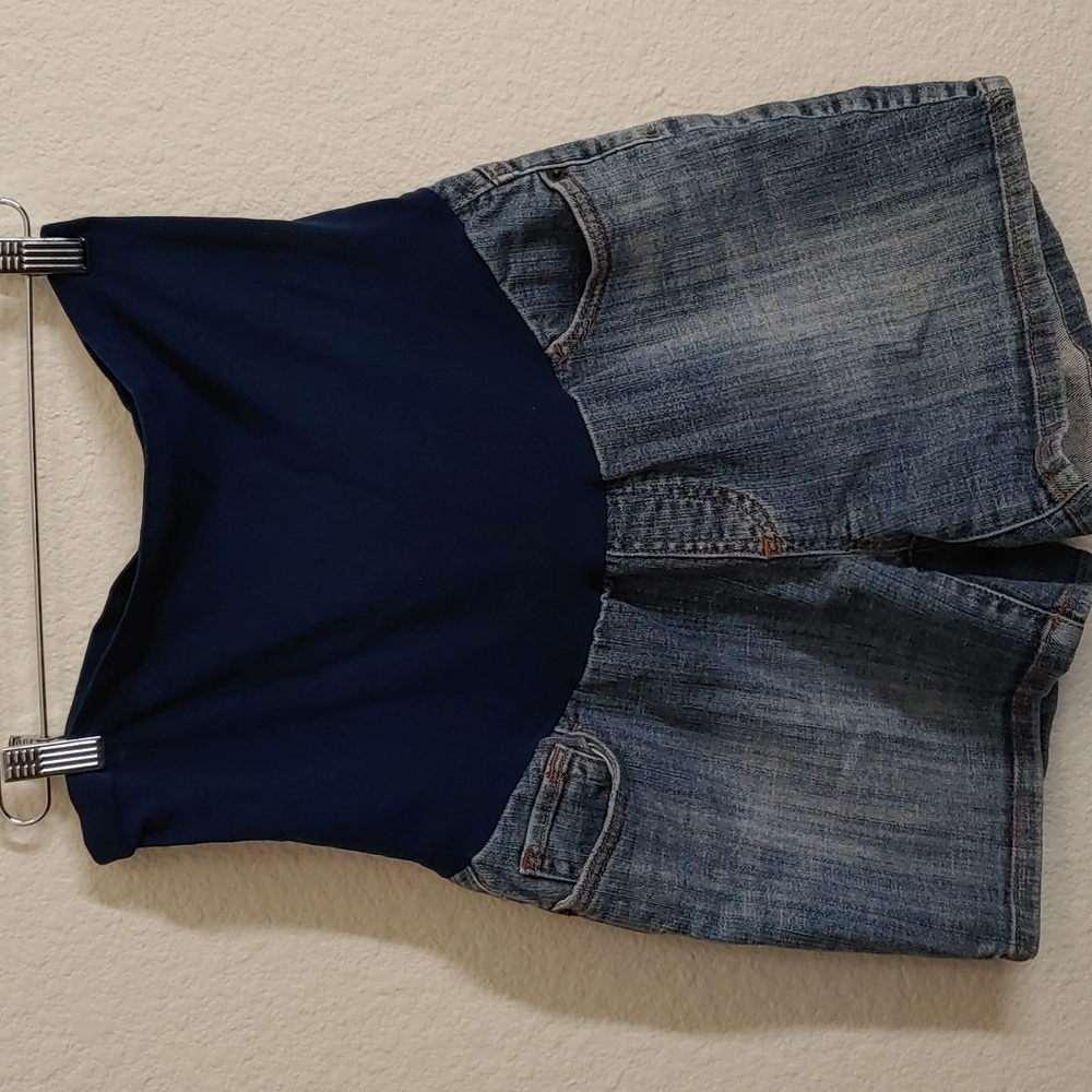 American Star Maternity denium shorts. Size Medium. Great condition and so cute!